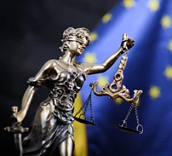 UE nakazuje chronić sygnalistów