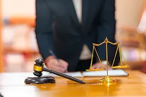Jak sąd ustala skład majątku wspólnego małżonków? Najważniejsze reguły i rozbieżności w orzecznictwie